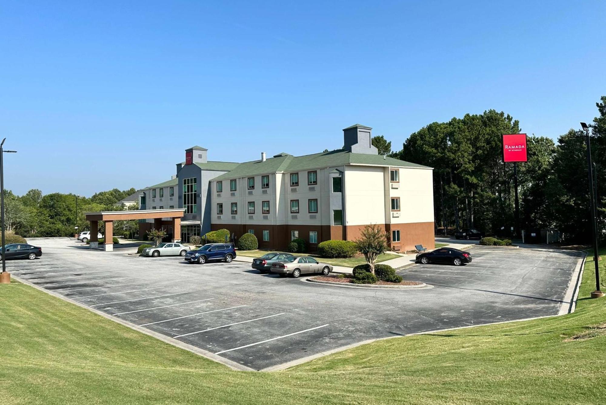 Отель Ramada By Wyndham Lithia Springs Atlanta Экстерьер фото